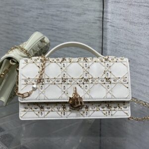 dior d joy (复制)