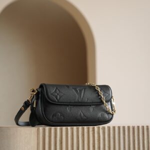 louis vuitton wallet on chain lvy (复制)